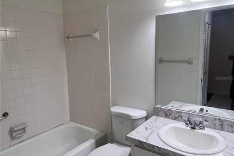 Villa ou maison à louer à New Port Richey, Floride: 2 chambres, 99.22 m2 № 1919840 - photo 13