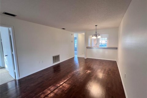 Villa ou maison à louer à New Port Richey, Floride: 2 chambres, 99.22 m2 № 1919840 - photo 5