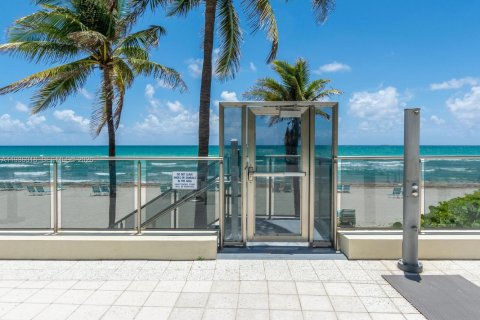 Copropriété à louer à Hollywood, Floride: 1 chambre, 77.57 m2 № 1997204 - photo 5