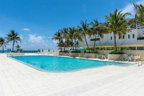 Copropriété à louer à Hollywood, Floride: 1 chambre, 77.57 m2 № 1997204 - photo 4