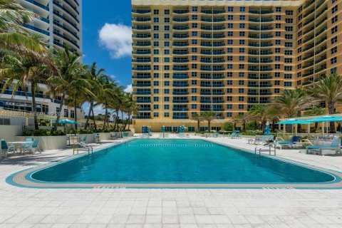 Copropriété à louer à Hollywood, Floride: 1 chambre, 77.57 m2 № 1997204 - photo 3