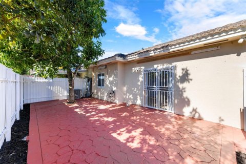 Townhouse in Homestead, Florida 3 bedrooms, 115.66 sq.m. № 1469324 - photo 16