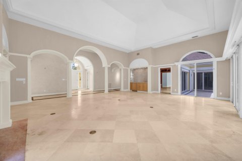 Купить виллу или дом в Хоб-Саунд, Флорида 8 комнат, 571.72м2, № 2187655 - фото 10