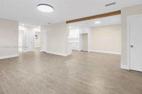 House in Homestead, Florida 4 bedrooms, 136.94 sq.m. № 2011046 - photo 10