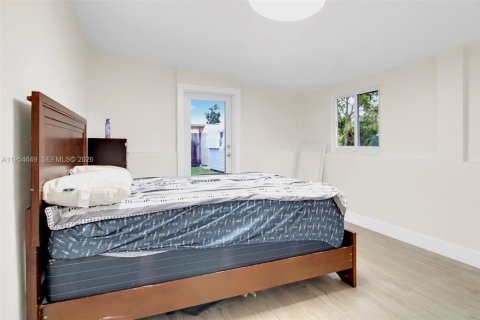 House in Homestead, Florida 4 bedrooms, 136.94 sq.m. № 2011046 - photo 21