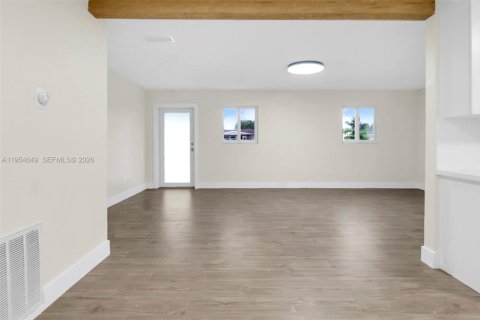 House in Homestead, Florida 4 bedrooms, 136.94 sq.m. № 2011046 - photo 7