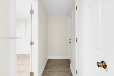 House in Homestead, Florida 4 bedrooms, 136.94 sq.m. № 2011046 - photo 18