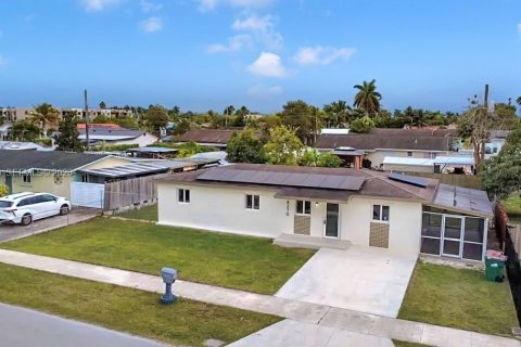 House in Homestead, Florida 4 bedrooms, 136.94 sq.m. № 2011046 - photo 26