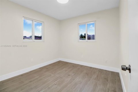 House in Homestead, Florida 4 bedrooms, 136.94 sq.m. № 2011046 - photo 9