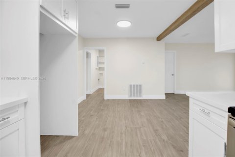 House in Homestead, Florida 4 bedrooms, 136.94 sq.m. № 2011046 - photo 19