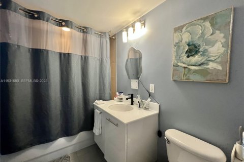Copropriété à louer à Miami, Floride: 2 chambres, 114.73 m2 № 1990952 - photo 26