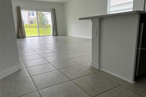 Casa en alquiler en Kissimmee, Florida, 3 dormitorios, 149.39 m2 № 1906691 - foto 3