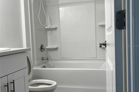 Casa en alquiler en Kissimmee, Florida, 3 dormitorios, 149.39 m2 № 1906691 - foto 12