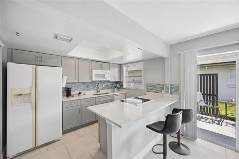 Villa ou maison à vendre à Orlando, Floride: 3 chambres, 122.63 m2 № 2210437 - photo 4