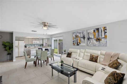 Villa ou maison à vendre à Orlando, Floride: 3 chambres, 122.63 m2 № 2210437 - photo 9