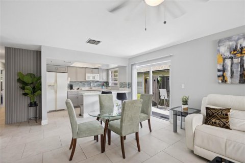 Villa ou maison à vendre à Orlando, Floride: 3 chambres, 122.63 m2 № 2210437 - photo 10