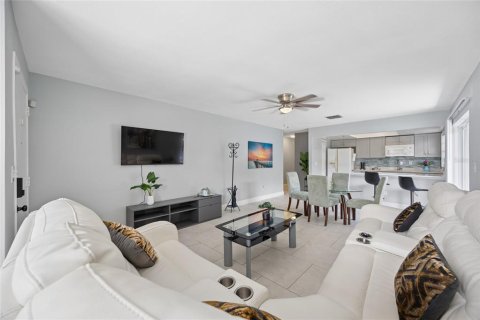 Villa ou maison à vendre à Orlando, Floride: 3 chambres, 122.63 m2 № 2210437 - photo 12