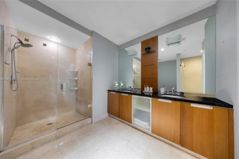 Condo in North Bay Village, Florida, 2 bedrooms  № 1962986 - photo 28