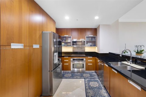 Condo in North Bay Village, Florida, 2 bedrooms  № 1962986 - photo 20