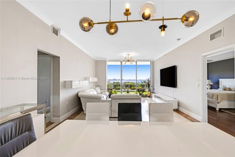 Condo in North Bay Village, Florida, 2 bedrooms  № 1962986 - photo 16