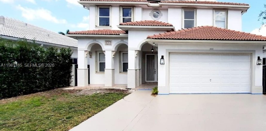 Villa ou maison à Miami Lakes, Floride 4 chambres, 295.62 m2 № 2043177