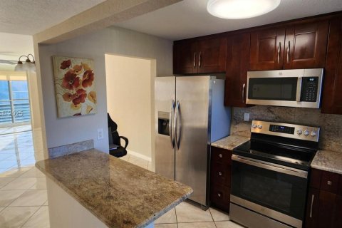 Condominio en venta en Sunrise, Florida, 2 dormitorios, 78.97 m2 № 1964415 - foto 3