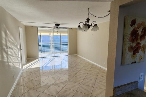 Condominio en venta en Sunrise, Florida, 2 dormitorios, 78.97 m2 № 1964415 - foto 5