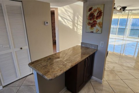 Condominio en venta en Sunrise, Florida, 2 dormitorios, 78.97 m2 № 1964415 - foto 4