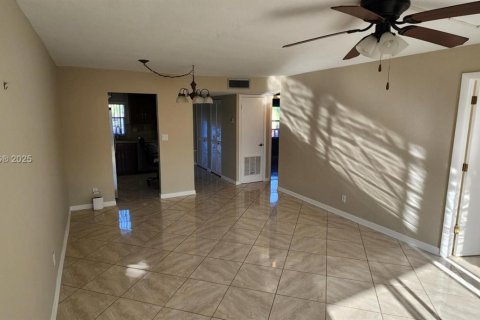 Condominio en venta en Sunrise, Florida, 2 dormitorios, 78.97 m2 № 1964415 - foto 7