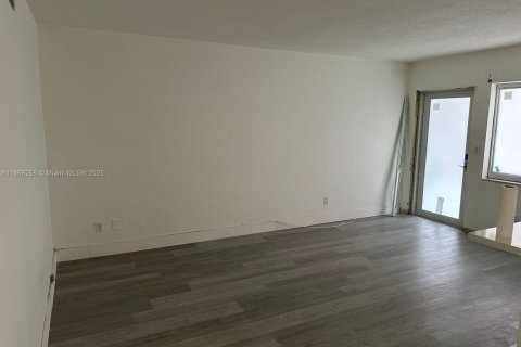 Condominio en venta en Miami Beach, Florida, 1 dormitorio, 55.74 m2 № 2035405 - foto 6