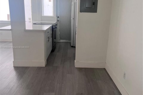 Condominio en venta en Miami Beach, Florida, 1 dormitorio, 55.74 m2 № 2035405 - foto 10