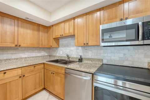 Купить кондоминиум в Сарасота, Флорида 7 комнат, 72.84м2, № 2209615 - фото 10