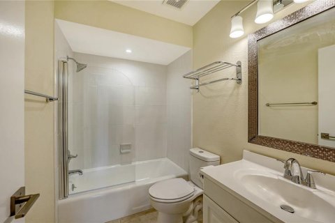 Купить кондоминиум в Сарасота, Флорида 7 комнат, 72.84м2, № 2209615 - фото 16