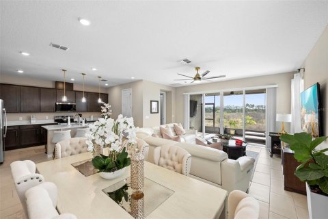 House in Lake Wales, Florida 4 bedrooms, 192.77 sq.m. № 2232385 - photo 10