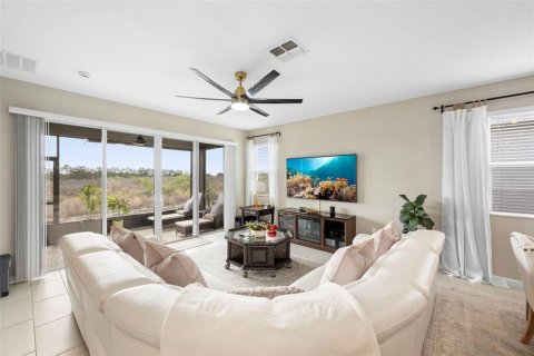 House in Lake Wales, Florida 4 bedrooms, 192.77 sq.m. № 2232385 - photo 7