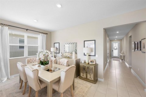House in Lake Wales, Florida 4 bedrooms, 192.77 sq.m. № 2232385 - photo 9