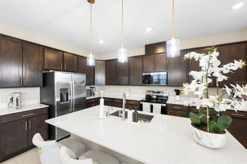 House in Lake Wales, Florida 4 bedrooms, 192.77 sq.m. № 2232385 - photo 14