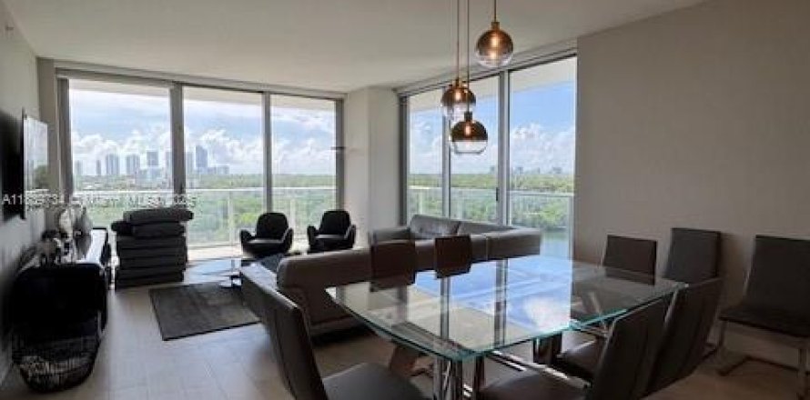 Condo à North Miami Beach, Floride, 3 chambres № 1830614