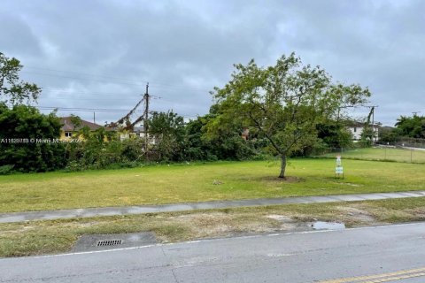 Immobilier commercial à vendre à Miami, Floride № 2035742 - photo 16