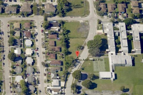 Immobilier commercial à vendre à Miami, Floride № 2035742 - photo 9