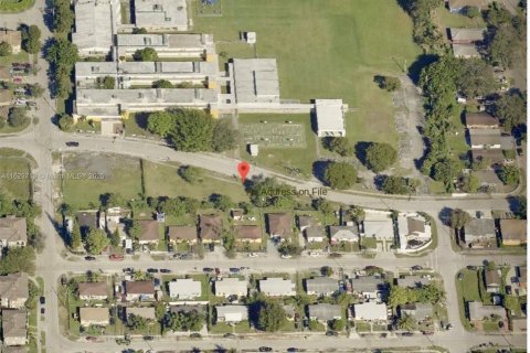 Immobilier commercial à vendre à Miami, Floride № 2035742 - photo 11