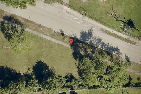 Immobilier commercial à vendre à Miami, Floride № 2035742 - photo 13