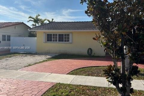 Commercial property in Miami, Florida 1 bedroom, 46.45 sq.m. № 2031014 - photo 19