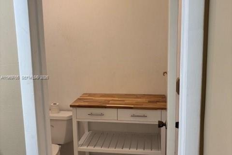 Commercial property in Miami, Florida 1 bedroom, 46.45 sq.m. № 2031014 - photo 11