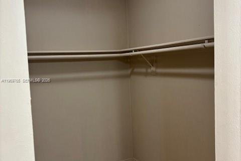 Commercial property in Miami, Florida 1 bedroom, 46.45 sq.m. № 2031014 - photo 15