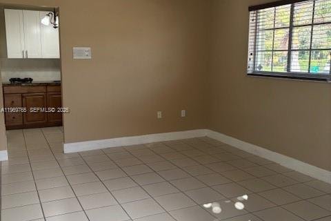 Commercial property in Miami, Florida 1 bedroom, 46.45 sq.m. № 2031014 - photo 5