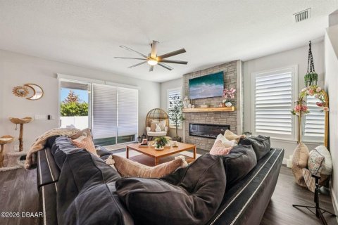 House in Port Orange, Florida 4 bedrooms, 251.49 sq.m. № 2207487 - photo 7