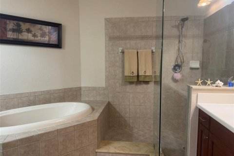 Condo in Punta Gorda, Florida, 2 bedrooms № 2200267 - photo 29