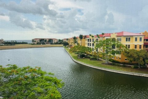 Condo in Punta Gorda, Florida, 2 bedrooms № 2200267 - photo 11
