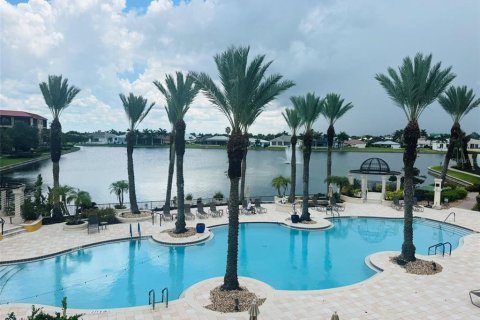 Condo in Punta Gorda, Florida, 2 bedrooms  № 2200267